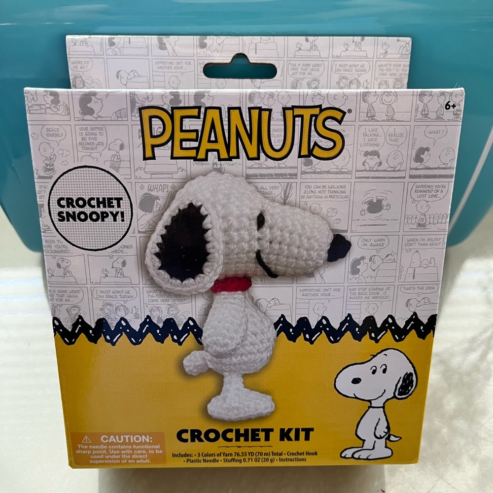 Snoopy Peanuts crochet kit NEW
